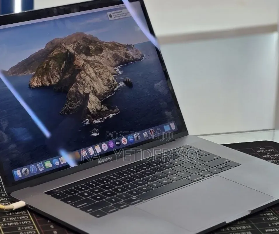 New Laptop Apple MacBook Pro 2018 32GB Intel Core i7 SSD 1T