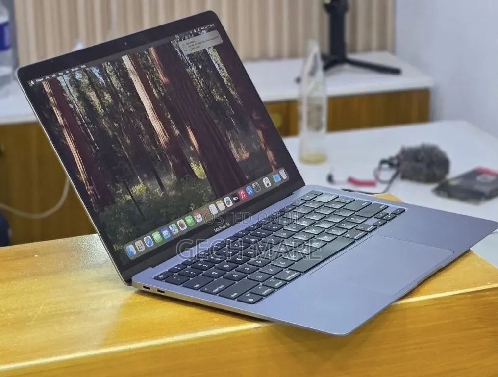 New Laptop Apple MacBook Air 2020 M1 16GB Apple M1 SSD 256GB