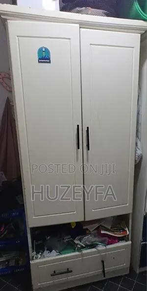 አስቸኳይ የሚሸጥ ቁምሳጥኖች