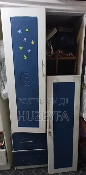 አስቸኳይ የሚሸጥ ቁምሳጥኖች