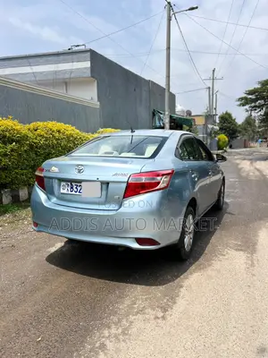 Toyota Yaris 2014 Silver