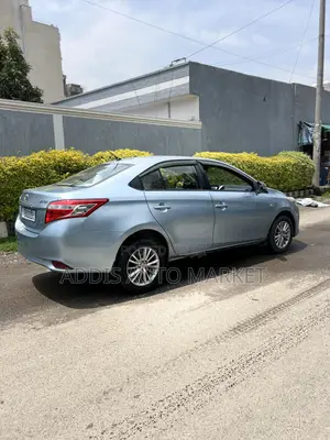 Toyota Yaris 2014 Silver