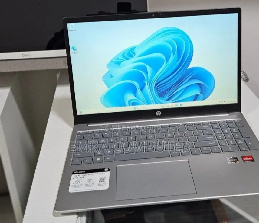 New Laptop HP 16GB AMD Ryzen 5 SSD 256GB