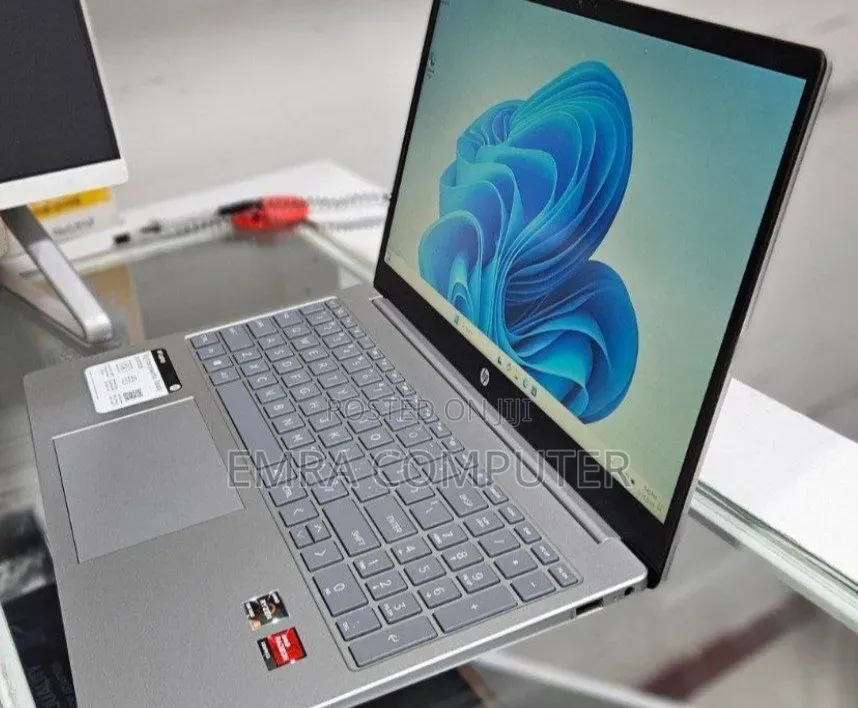 New Laptop HP 16GB AMD Ryzen 5 SSD 256GB