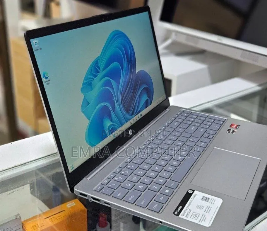 New Laptop HP 16GB AMD Ryzen 5 SSD 256GB