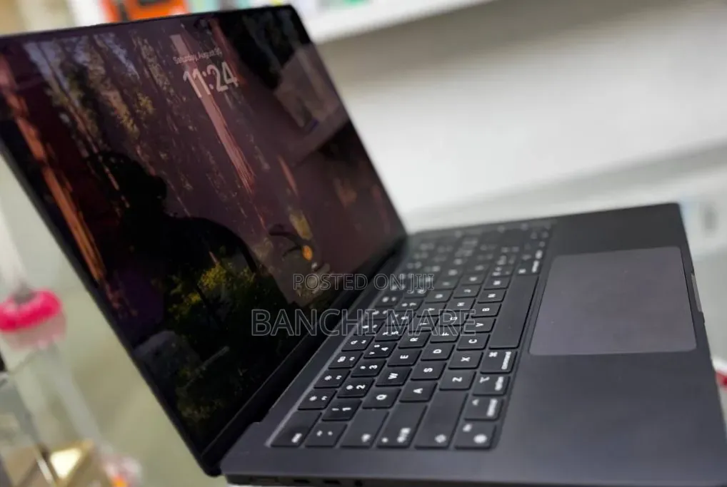 New Laptop Apple MacBook Pro 2024 M4 16GB Apple M4 SSD 1T
