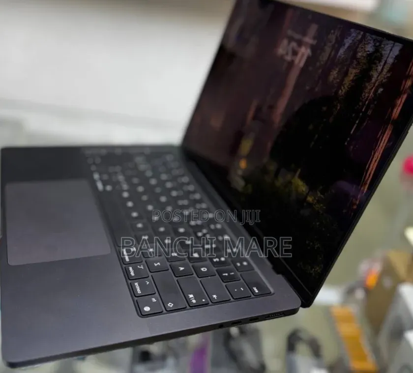 New Laptop Apple MacBook Pro 2024 M4 16GB Apple M4 SSD 1T
