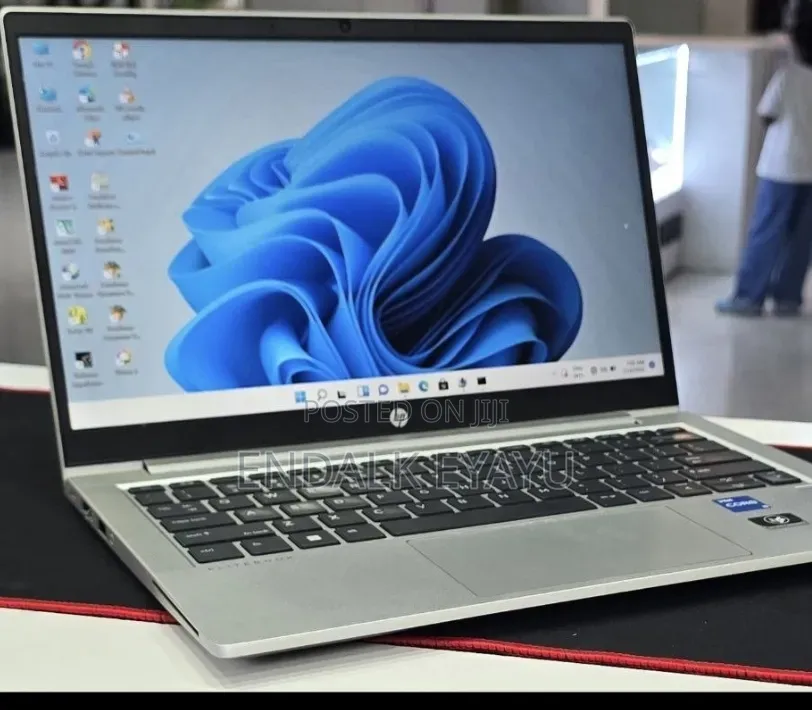 New Laptop HP EliteBook 830 G9 16GB Intel Core i5 SSD 512GB
