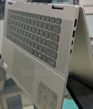 New Laptop Dell Inspiron 16 5620 16GB Intel Core i7 SSD 1T