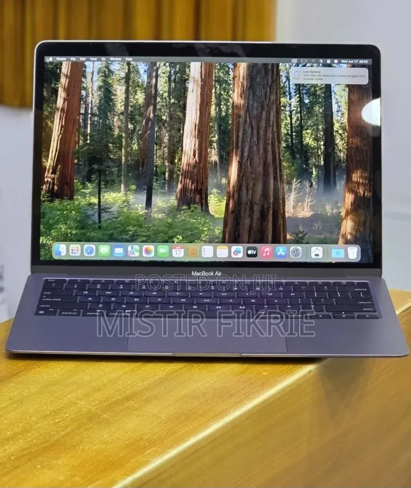 New Laptop Apple MacBook Pro 2020 M1 16GB Apple M1 Max SSD 256GB