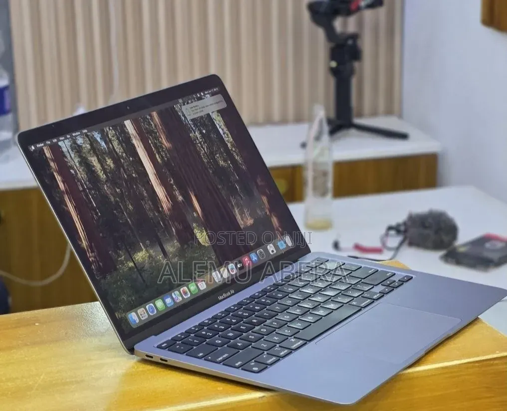 New Laptop Apple MacBook Air 2020 M1 16GB Apple M1 SSD 256GB