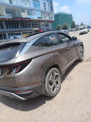 Hyundai Tucson SE 2023 Brown