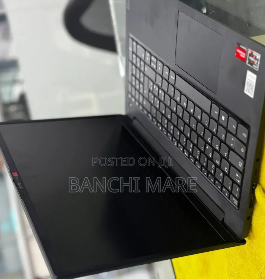 New Laptop Lenovo Ideapad 3 8GB Intel Core 3 SSD 256GB