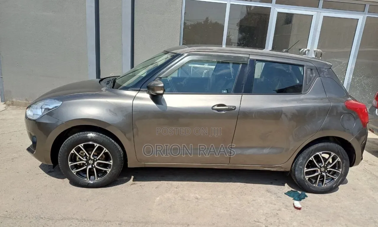 Suzuki Swift 2021 Gray