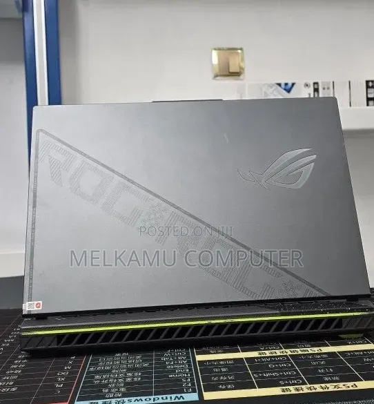 New Laptop Asus ROG Strix G16 16GB Intel Core i9 SSD 1T