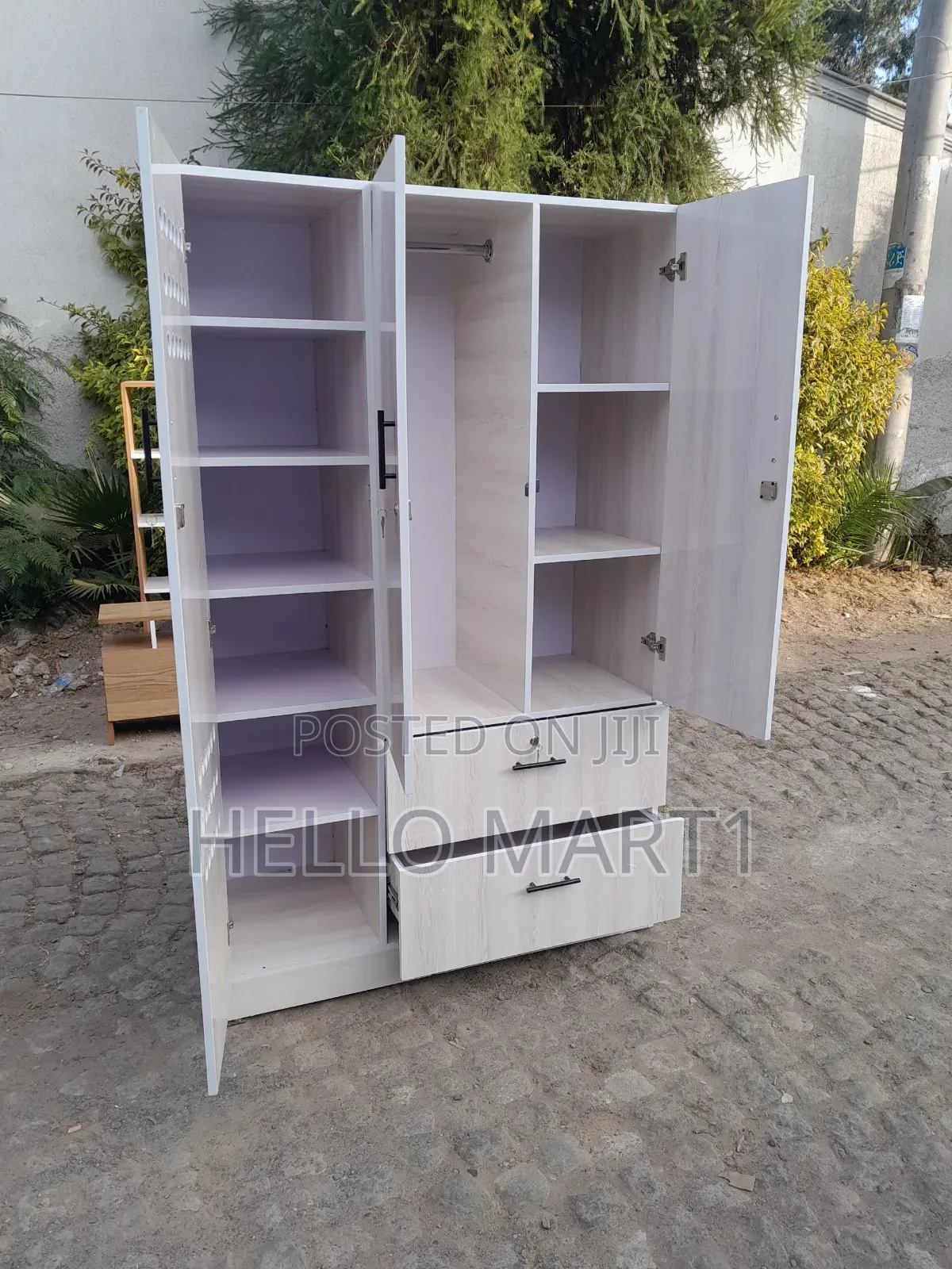 Simple and Affordable Wardrobe