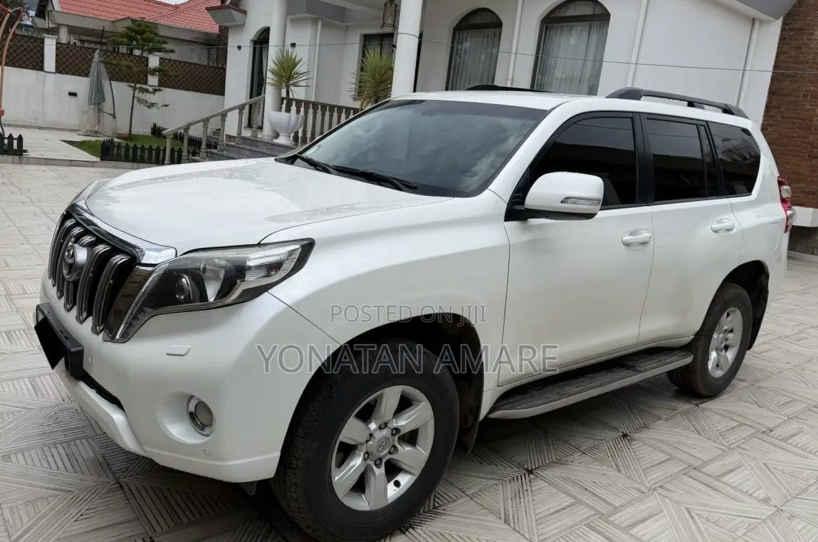 Toyota Land Cruiser Prado 2017 White