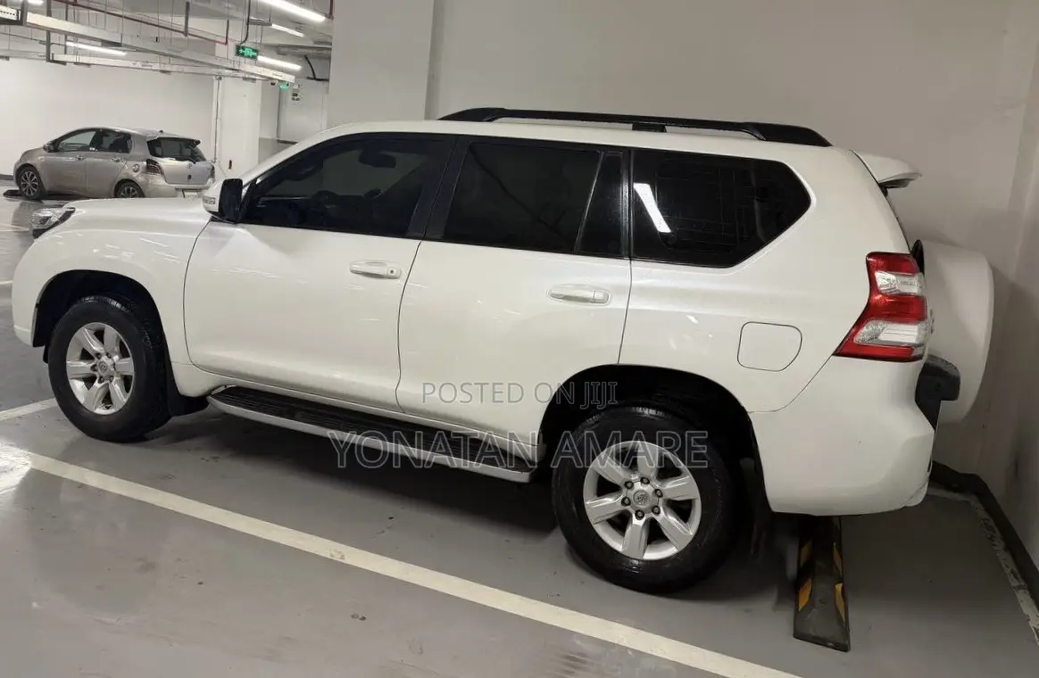 Toyota Land Cruiser Prado 2017 White