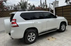 Toyota Land Cruiser Prado 2017 White
