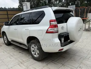 Toyota Land Cruiser Prado 2017 White