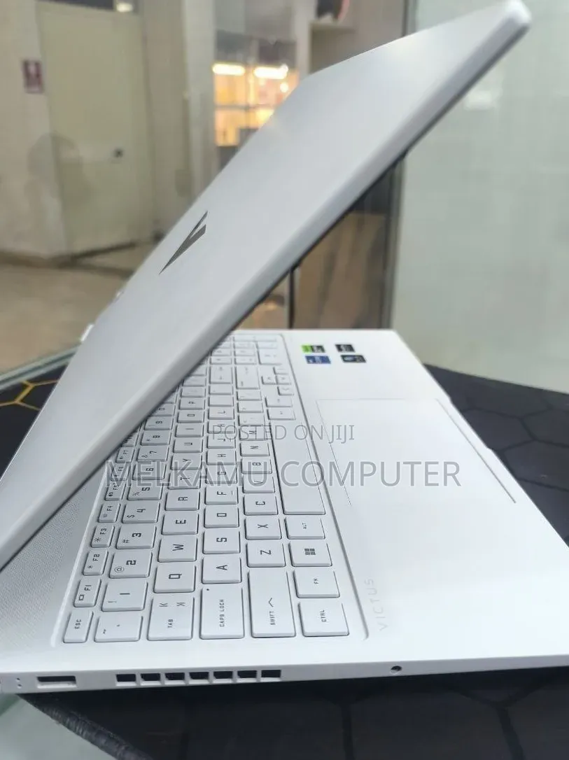 New Laptop HP Victus 16 16GB Intel Core i7 SSD 512GB