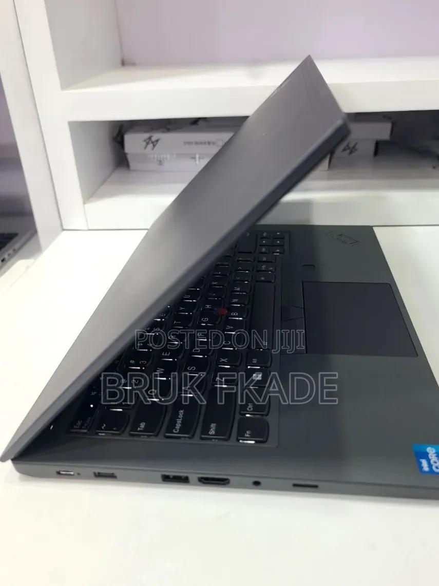 New Laptop Lenovo ThinkPad T14s G4 16GB Intel Core i5 SSD 512GB