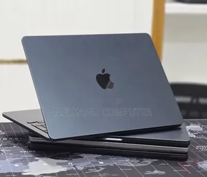 New Laptop Apple MacBook Air 2025 M4 16GB Apple M4 SSD 256GB