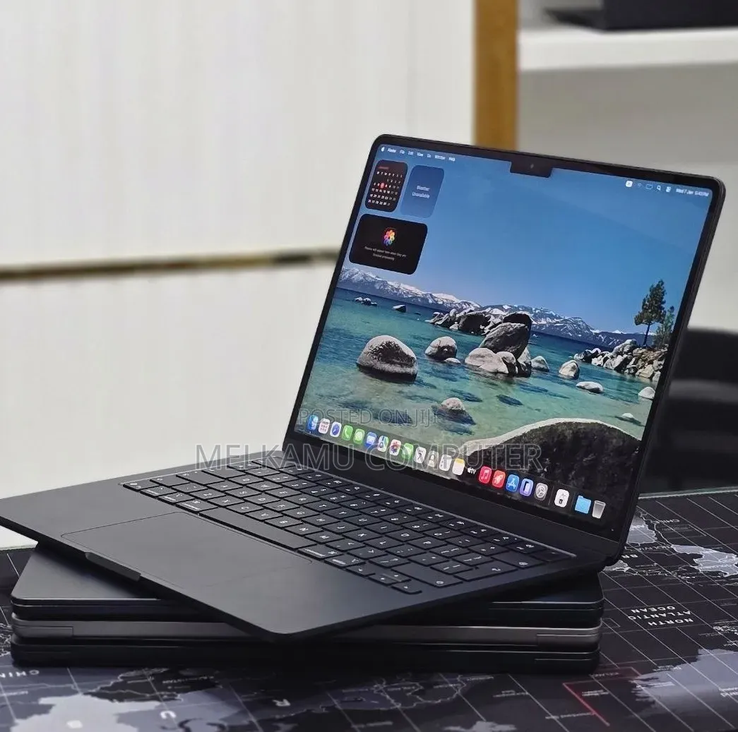 New Laptop Apple MacBook Air 2025 M4 16GB Apple M4 SSD 256GB