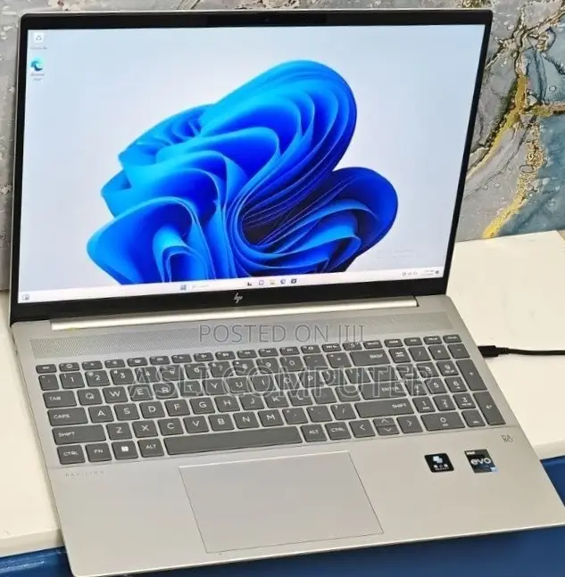 New Laptop HP Pavilion 15 16GB Intel Core i7 SSD 1T