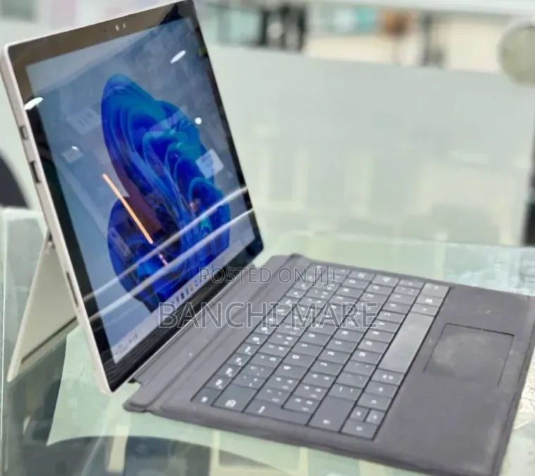 New Laptop Microsoft Surface Pro 16GB Intel Core i7 SSD 256GB