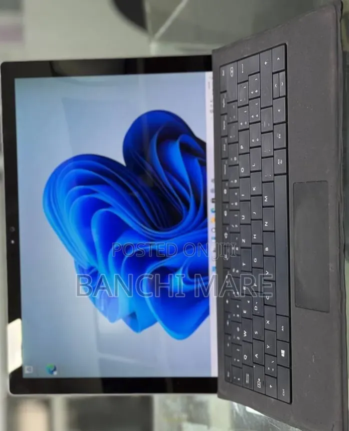 New Laptop Microsoft Surface Pro 16GB Intel Core i7 SSD 256GB