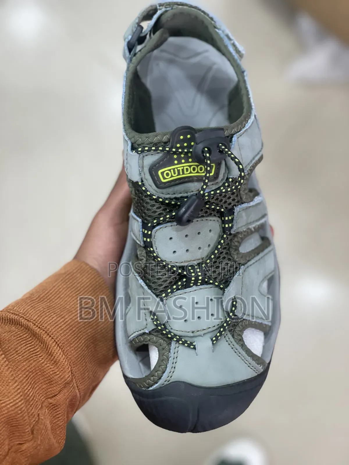 Sandals With Delivery