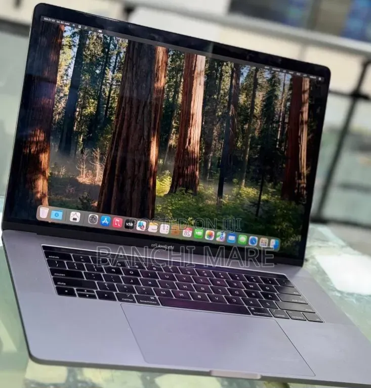 New Laptop Apple MacBook Pro 2019 16GB Intel Core i9 SSD 512GB