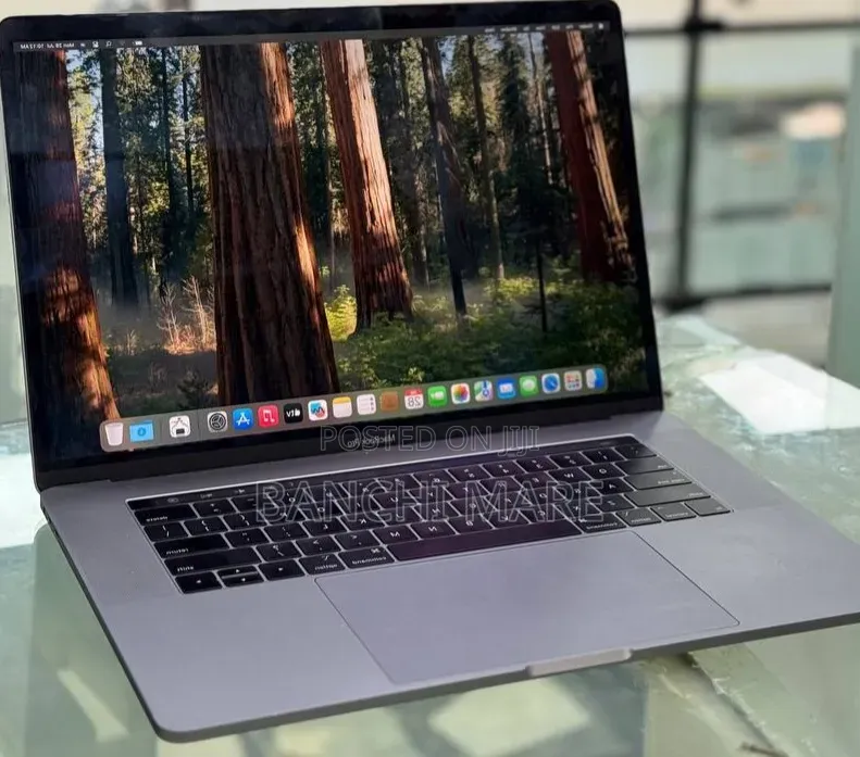 New Laptop Apple MacBook Pro 2019 16GB Intel Core i9 SSD 512GB