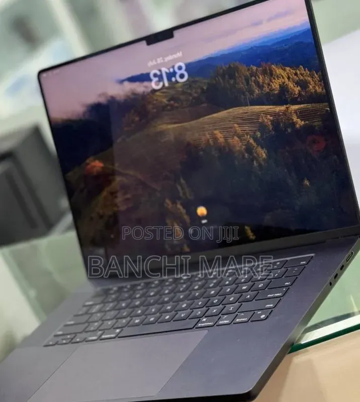 New Laptop Apple MacBook Pro 2023 M3 18GB Apple M3 SSD 512GB