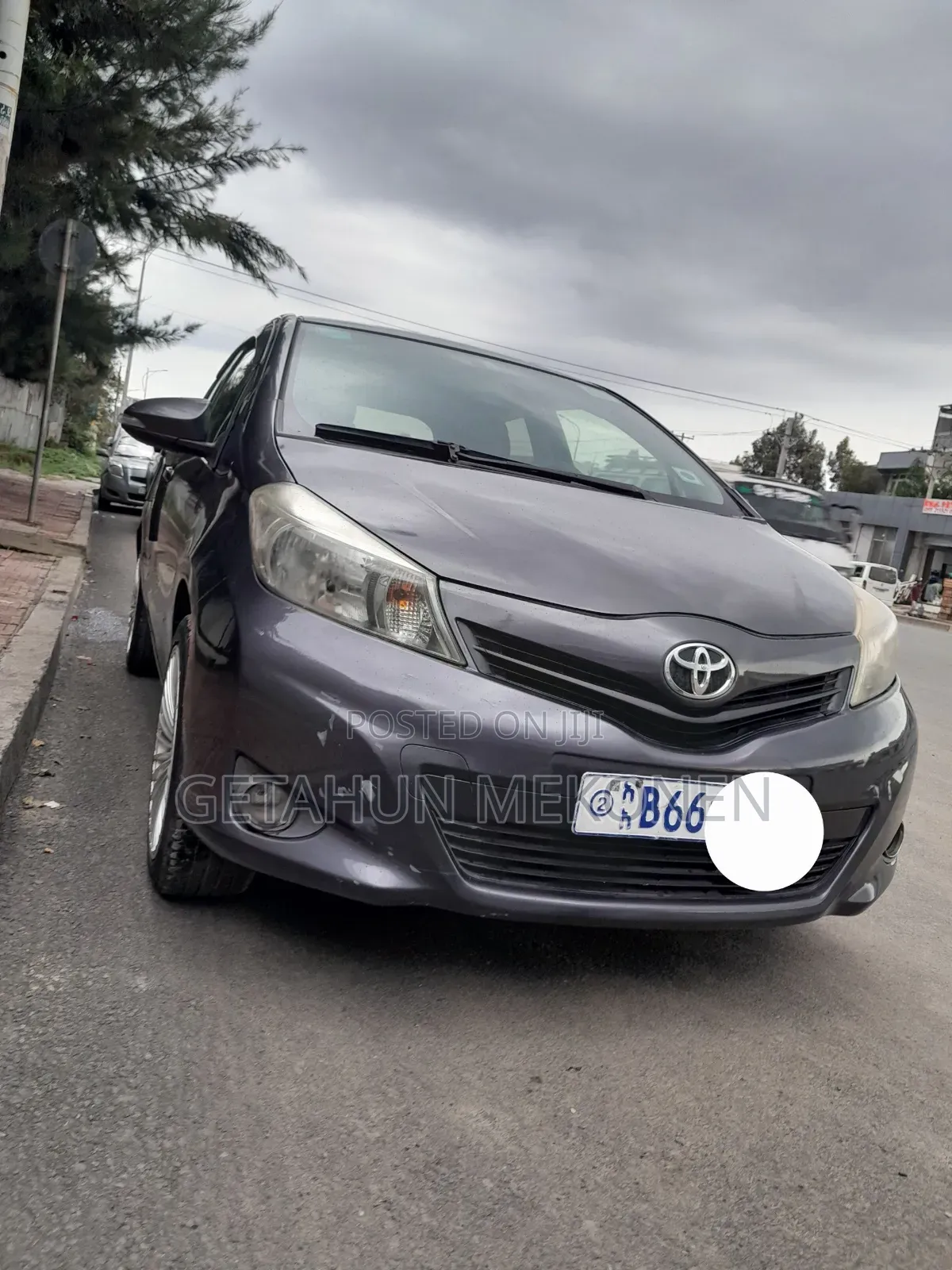 Toyota Yaris 2012 Gray