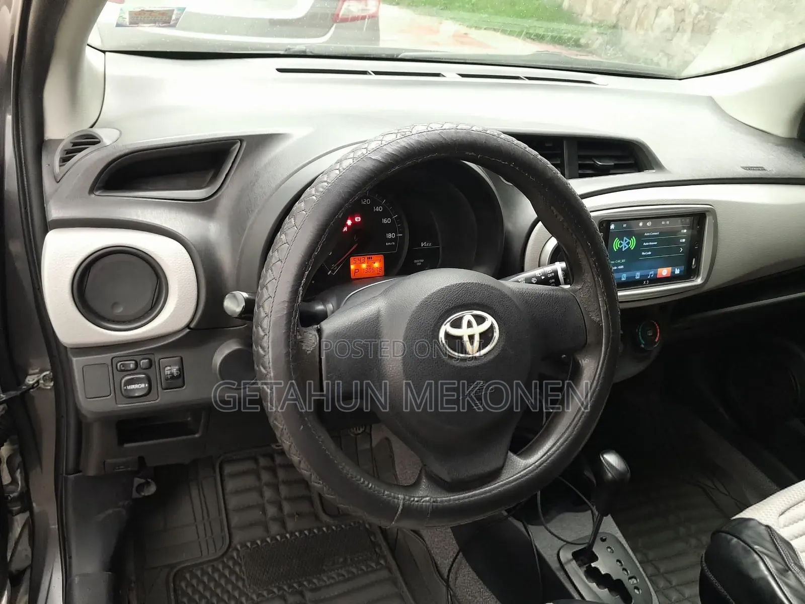 Toyota Yaris 2012 Gray