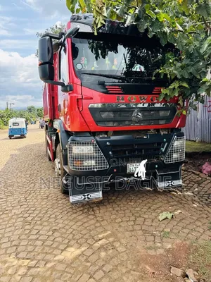 Sinotruk Howo 2025 Red