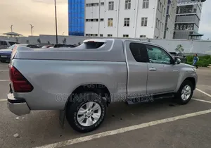 Toyota Hilux 2020 Silver