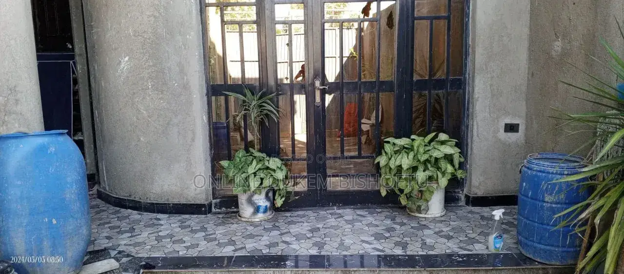 Furnished 7bdrm Villa in Bishoftu Debirezeyet, East Shewa for sale