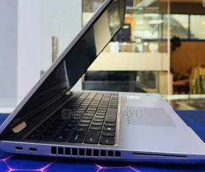 New Laptop Dell Precision 3581 16GB Intel Core i7 SSD 1T