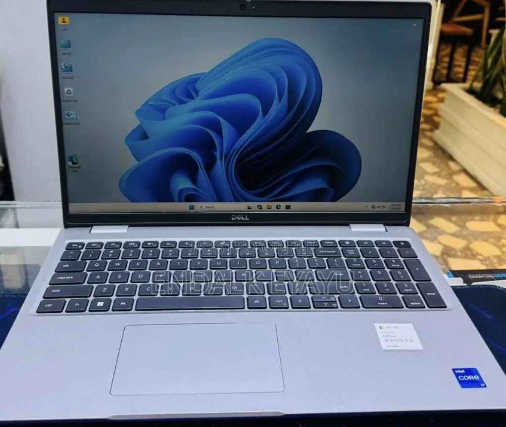 New Laptop Dell Precision 3581 16GB Intel Core i7 SSD 1T