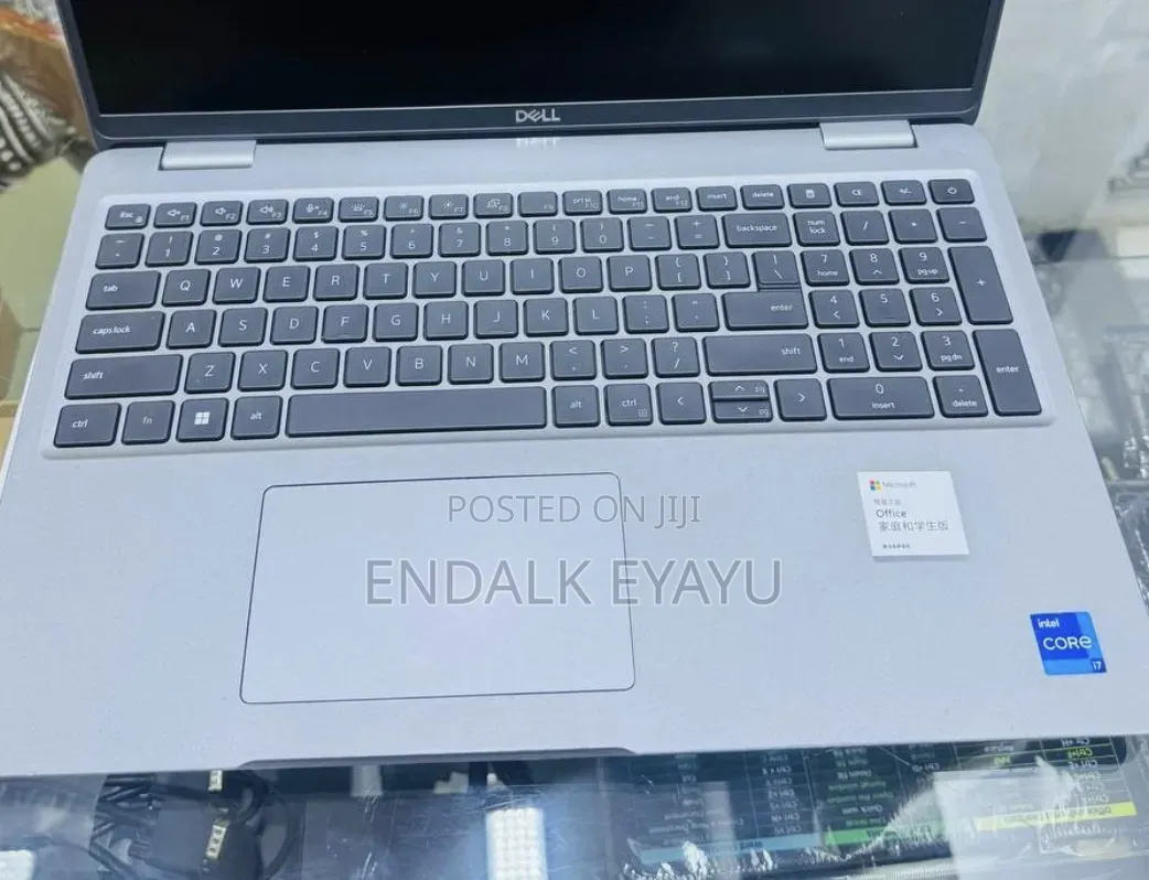 New Laptop Dell Precision 3581 16GB Intel Core i7 SSD 1T