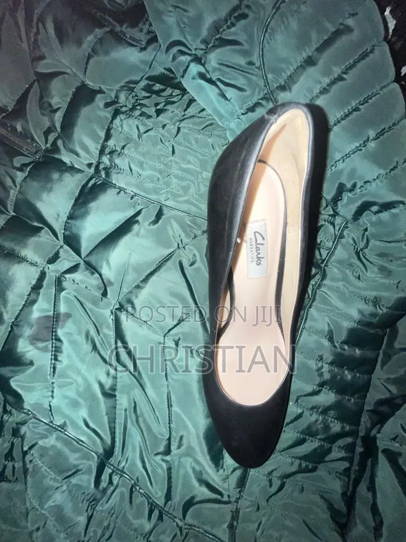 Clarks Narrative Narrow Fit