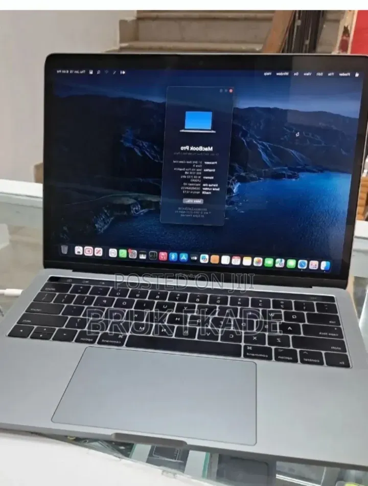New Laptop Apple MacBook Pro 2017 16GB Intel Core i5 SSD 256GB
