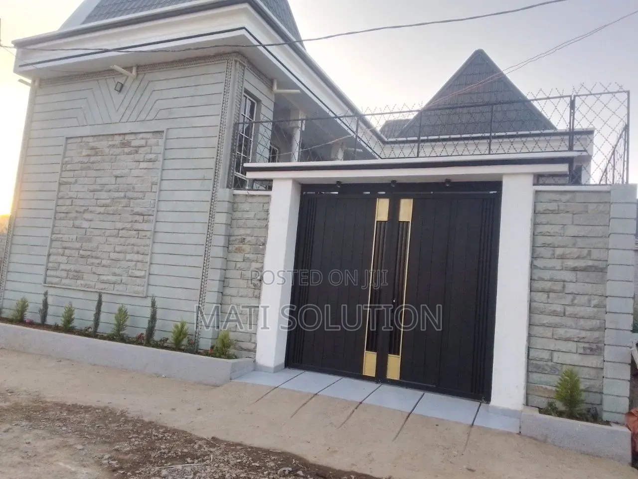 Furnished 6bdrm Apartment in Adama for sale