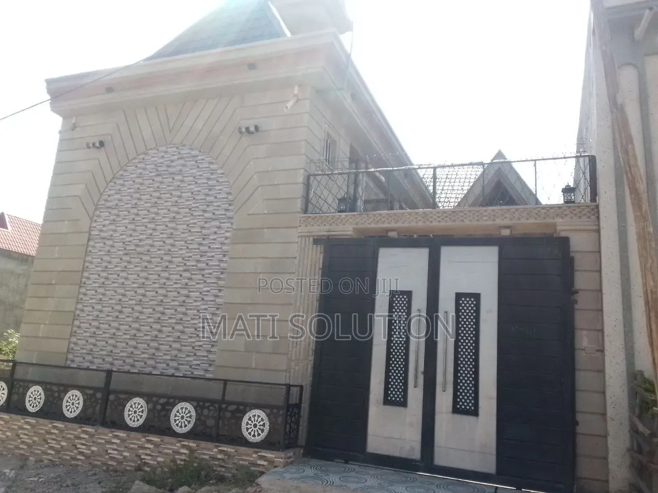 Furnished 6bdrm Apartment in Adama for sale
