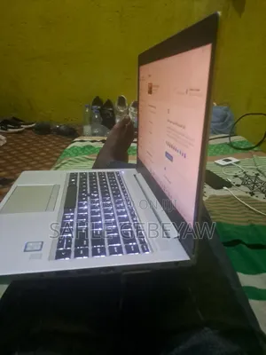 Laptop HP EliteBook 840 16GB Intel Pentium SSD 512GB