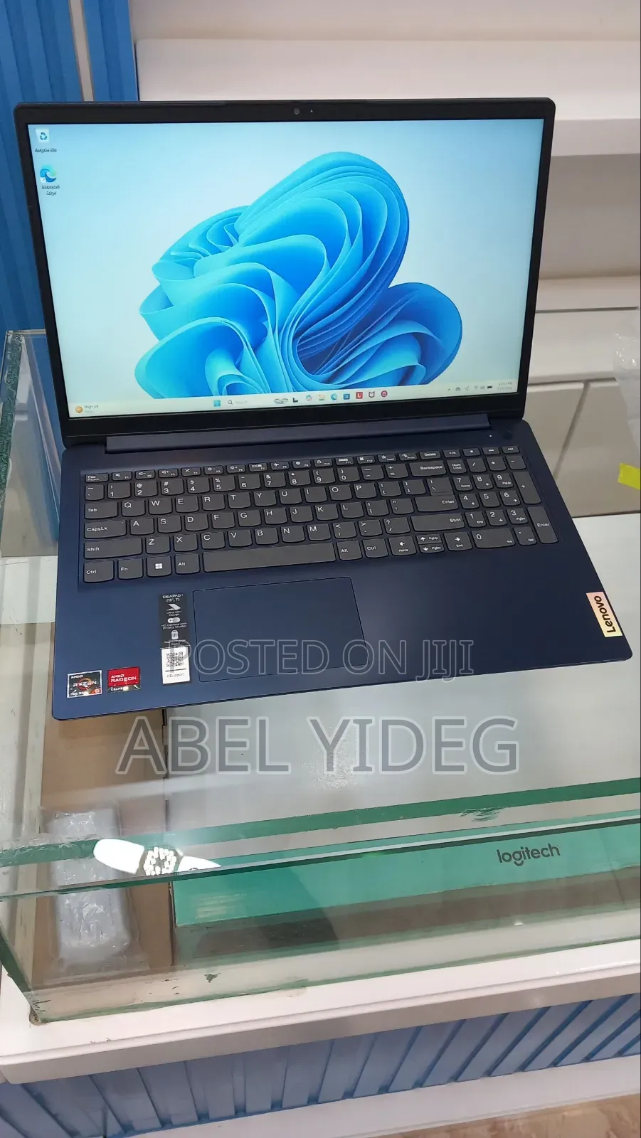 New Laptop Lenovo IdeaPad 1 8GB AMD Ryzen 5 SSD 256GB