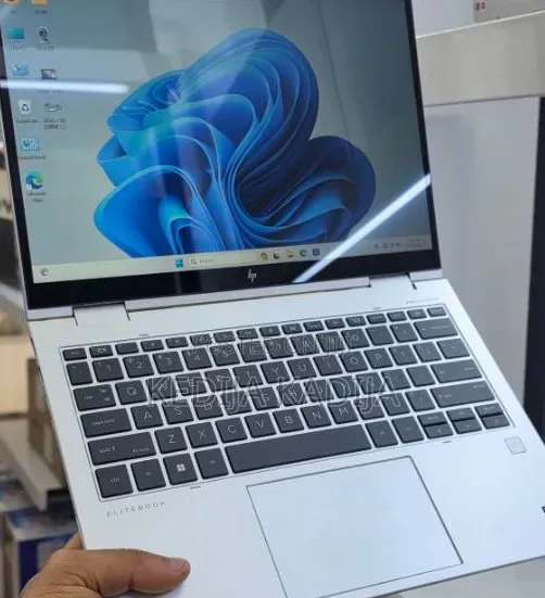 New Laptop HP EliteBook 830 16GB Intel Core i7 SSD 512GB